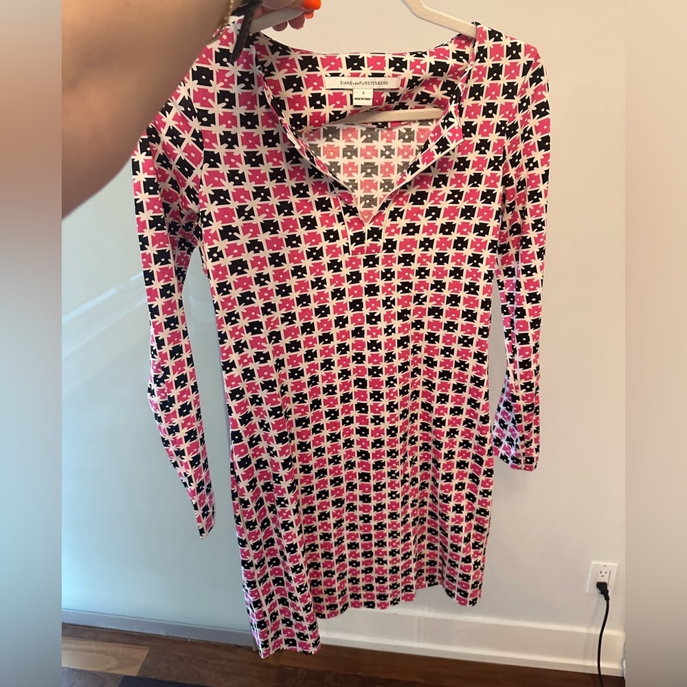 Diane Von Furstenburg pink and black mini shirt dress size 2